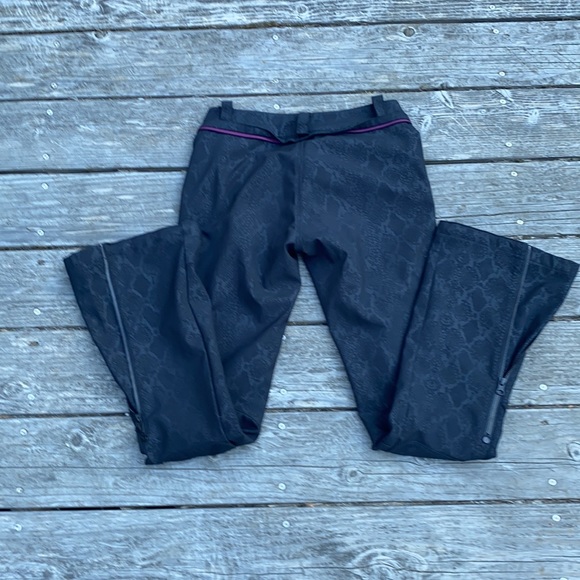 Volcom Stretch Skinny Fit snakeskin print snow pants *Rare* XS - Picture 3 of 6